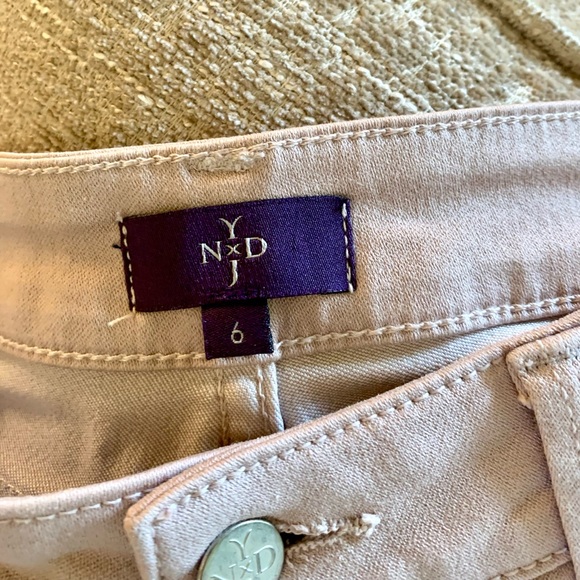 💥EUC💥 NYDJ Very Slimming Alina Jeans - a Summer Staple! Light Khaki / Sz 6✨✨✨ - Picture 6 of 9